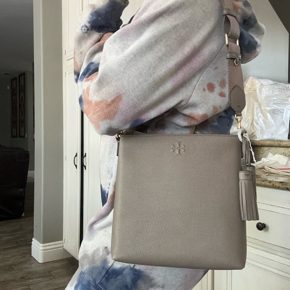 New Tory burch Thea swingpack crossbody/ shoulder bag in new ivory - Picture 11 of 13